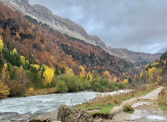 spain/pyrenees-mountains/landmark/cascada-del-estrecho