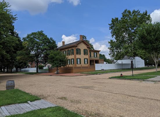 illinois/western-illinois/landmark/allen-miller-house