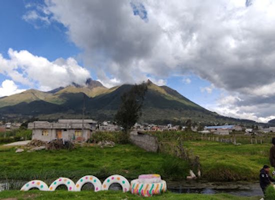 ecuador/otavalo/landmark/peguche