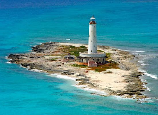 the-bahamas/crooked-island/landmark/bird-rock-lighthouse