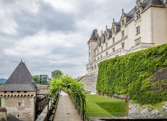 france/pyrenees/landmark/national-museum-and-the-chateau-de-pau-official