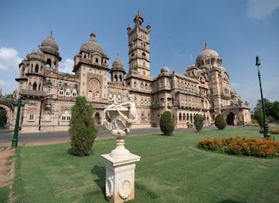 india/gujarat/landmark/laxmi-vilas-palace