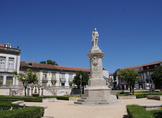 portugal/braga/landmark/estatua-de-dom-pedro-v