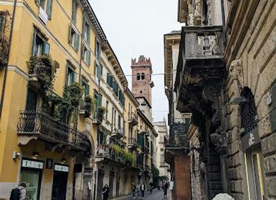 italy/verona/landmark/corso-porta-borsari