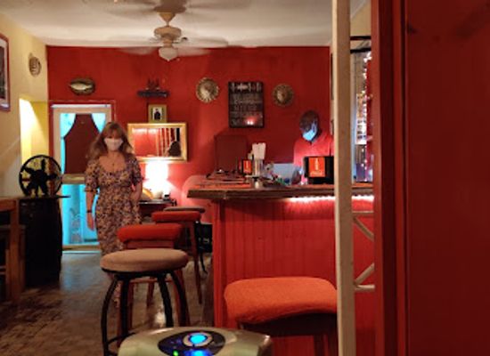 barbados/paynes-bay/landmark/mr-vic-bar-restaurant