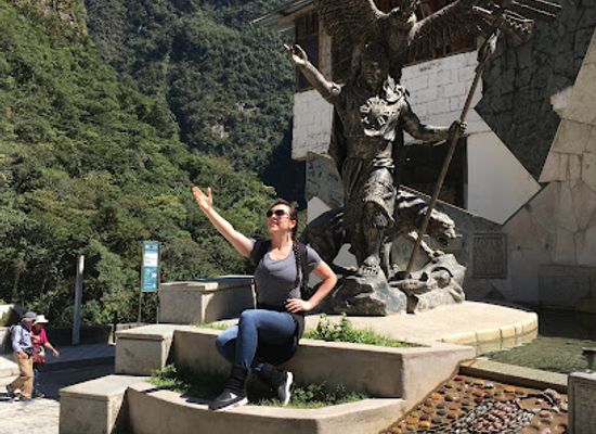 peru/apurimac/landmark/aqua-calientes-river-bank-sculpture