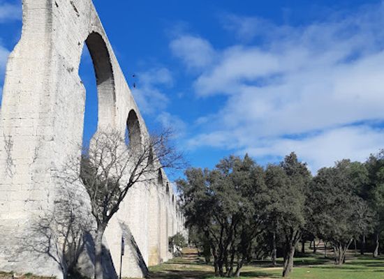 france/languedoc/landmark/aqueduc-de-castries