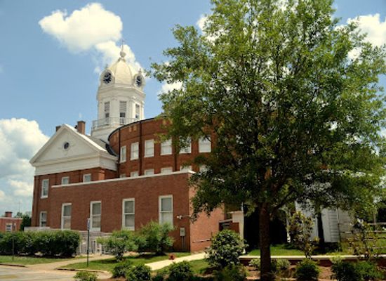 alabama/piney-woods/landmark/old-courthouse-museum