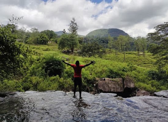 sri-lanka/matale-district/landmark/saree-ella-waterfall