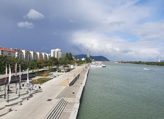 austria/vienna-woods/landmark/reichsbrucke