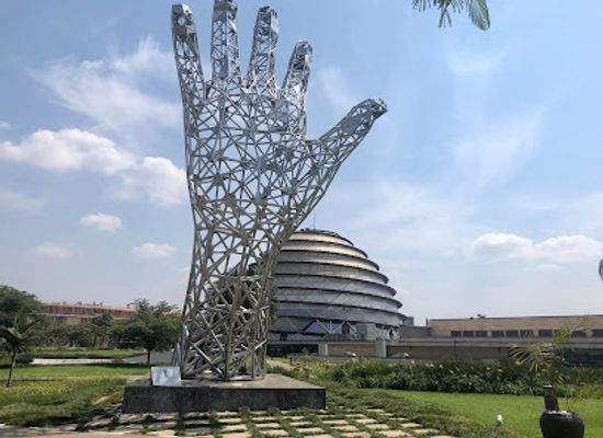 rwanda/kigali/kimihurura/landmark/open-palm-anti-corruption-sculpture