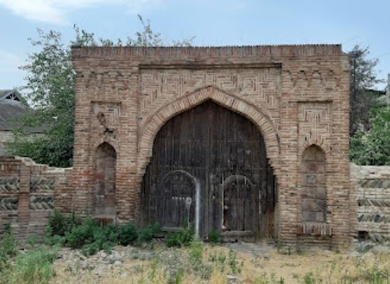 azerbaijan/greater-caucasus/landmark/tarixi-ev-nizami-kinosu-ckiln-ev