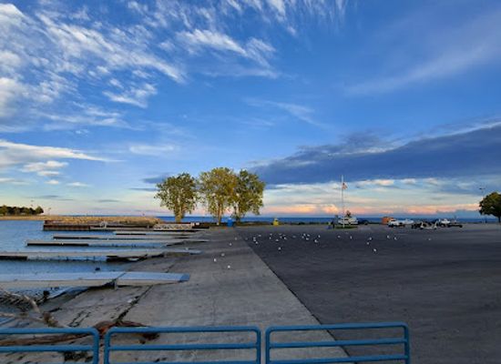 wisconsin/racine/landmark/smoke-d-on-the-water