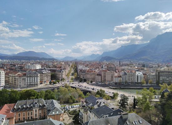 france/grenoble/landmark/jardin-des-dauphins