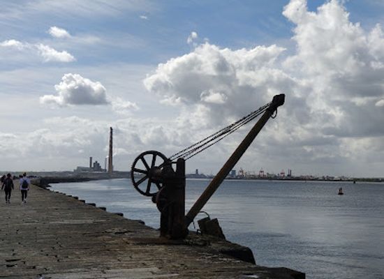 ireland/dublin/landmark/poolbeg-lighthouse