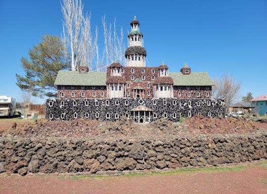 oregon/central-oregon/landmark/petersen-rock-garden-museum