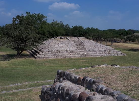 mexico/pacific-coast/landmark/zona-arqueologica-la-campana