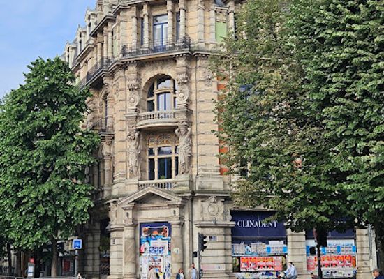france/lille/wazemmes/landmark/les-cariatides