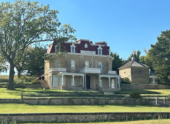 kansas/red-hills/landmark/spring-hill-ranch-house