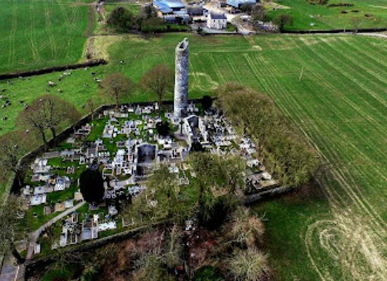ireland/county-louth/landmark/monasterboice-round-tower
