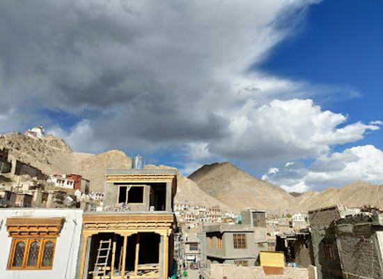 india/leh/landmark/lehvenda-cafe
