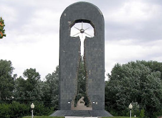 kazakhstan/semey/landmark/biological-center