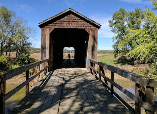 illinois/northern-illinois/landmark/thompson-mill-covered-bridge
