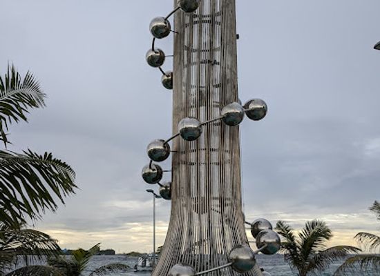 maldives/male/hulhule/landmark/tsunami-monument