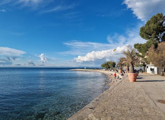 slovenia/izola/landmark/svetilnik-beach-izola