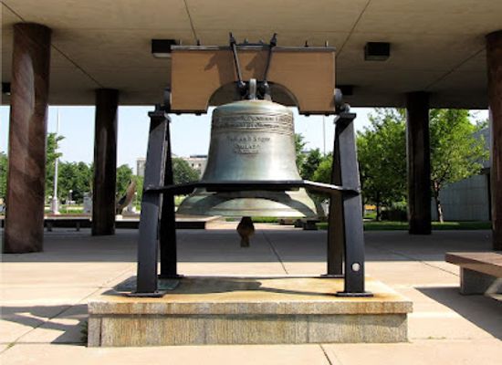 minnesota/saint-paul/landmark/liberty-bell