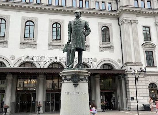 sweden/stockholm/landmark/statue-of-nils-ericson