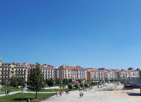 spain/santander/landmark/grua-de-piedra
