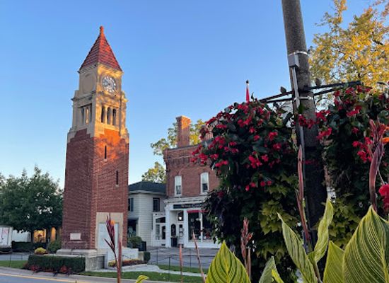 canada/niagara-peninsula/landmark/memorial-clock-tower-of-niagara-on-the-lake