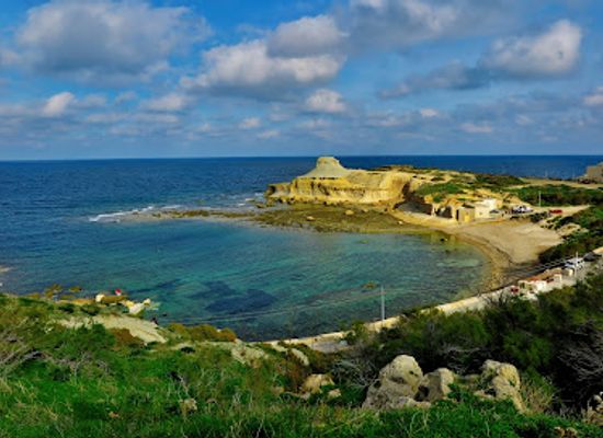 malta/marsalforn/landmark/qbajjar-bay-beach