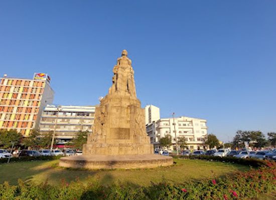 mozambique/maputo-city/landmark/workers-square