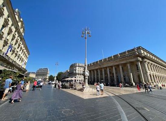 france/bordeaux/landmark/pl-de-la-comedie