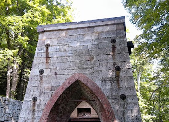 connecticut/litchfield-hills/landmark/mine-hill-preserve