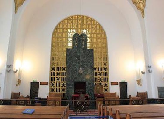 hungary/budapest/landmark/heroes-temple