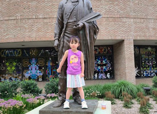 michigan/grand-rapids/downtown-grand-rapids/landmark/noahquageshik-statue