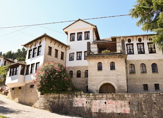 albania/gjirokaster/landmark/ethnographic-museum