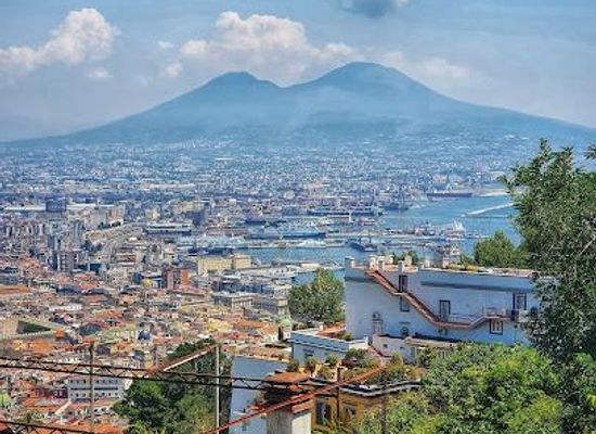 italy/campania/landmark/largo-s-martino