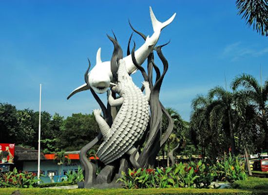 indonesia/surabaya/wonokromo/landmark/suro-and-boyo-statue
