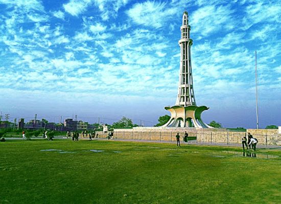 pakistan/lahore/gulberg/landmark/minar-e-pakistan