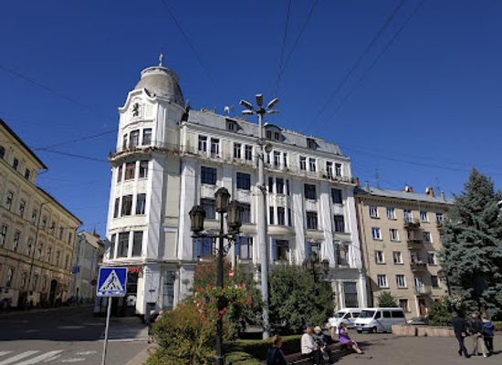ukraine/chernivtsi/landmark/chernivtsi-regional-art-museum