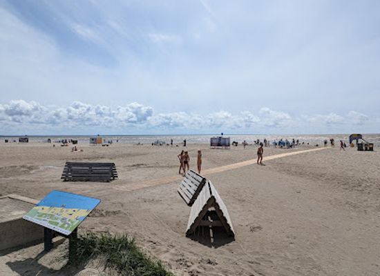 estonia/parnu-beach/landmark/poks-beach-bar