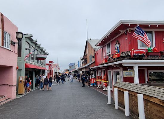 california/monterey/cannery-row/landmark/old-fisherman-s-wharf