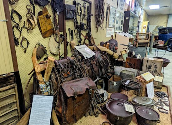 australia/red-centre/landmark/old-timers-traeger-museum
