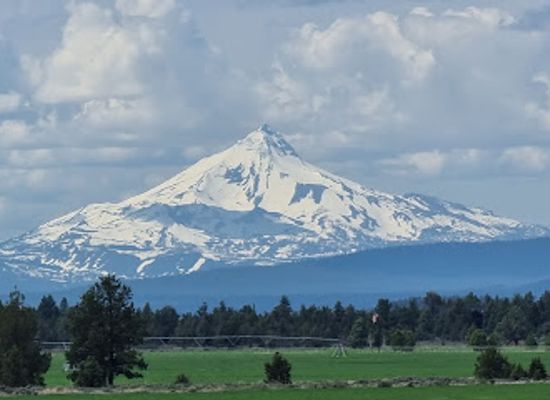 oregon/deschutes-county/landmark/three-sisters-viewpoint