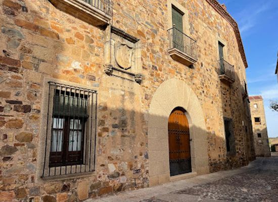 spain/extremadura/landmark/puerta-de-merida-patrimonio-historico