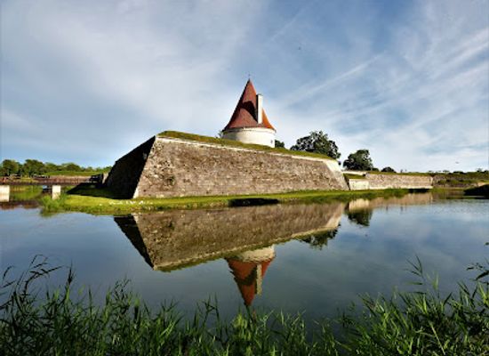 estonia/kuressaare/landmark/kuressaare-linnuse-vallikraav